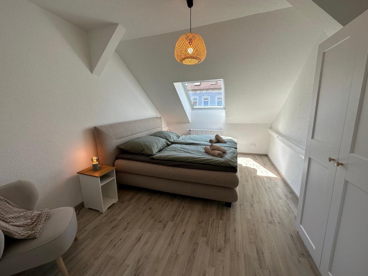 Gemuetliche Neurenovierte Dachgeschosswohnung Erfurt Exteriör bild